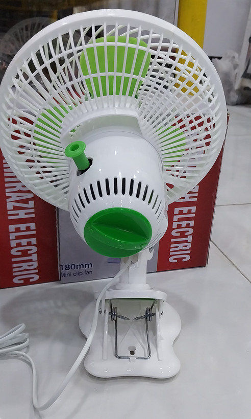 پنکه رومیزی گیره ای چرخشی ۳ پره با حفاظ
